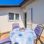D. Matahlija Apartamento *