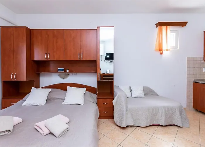 D. Matahlija Apartman Lopar