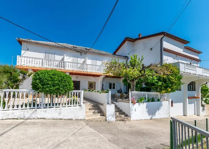 D. Matahlija Apartman Lopar