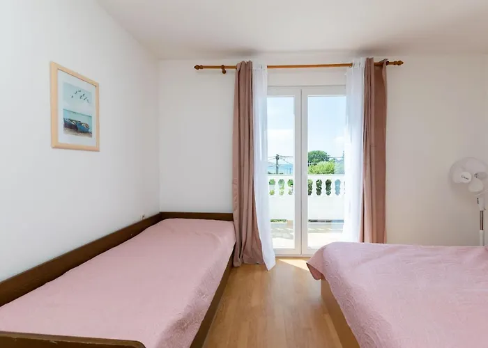 Apartman D. Matahlija *