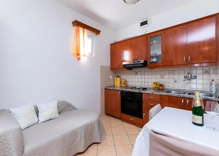 Apartman D. Matahlija Lopar
