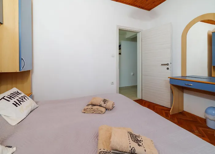 Apartman D. Matahlija Lopar